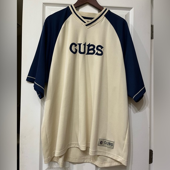 Other - Chicago Cubs Cooperstown Collection Cream and Navy Size XL - Small Flaw